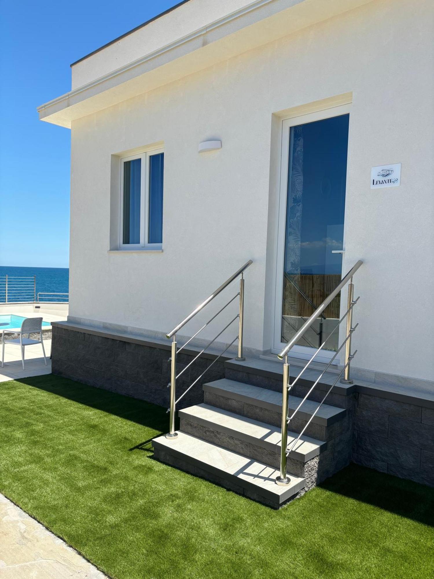 Marinabay Villa Augusta Rum bild